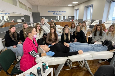 Warsztaty z laminacji i geometrii brwi oraz manicure